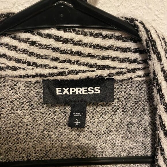 Express Cardigan - Picture 2 of 4